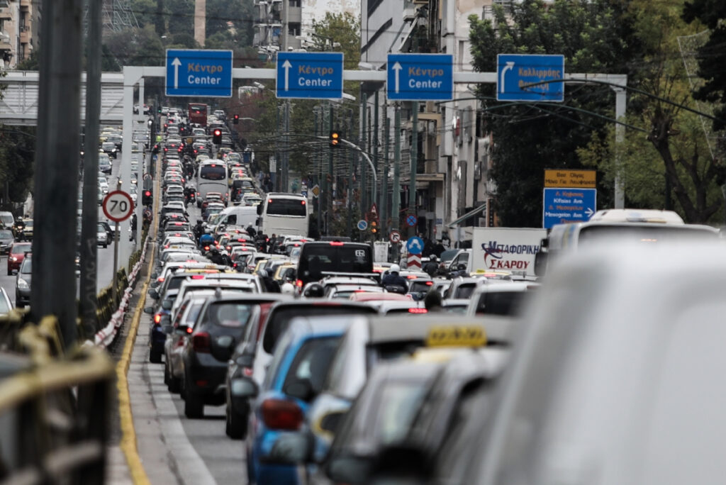 Κίνηση τώρα: Χάος στον Κηφισό λόγω τροχαίων