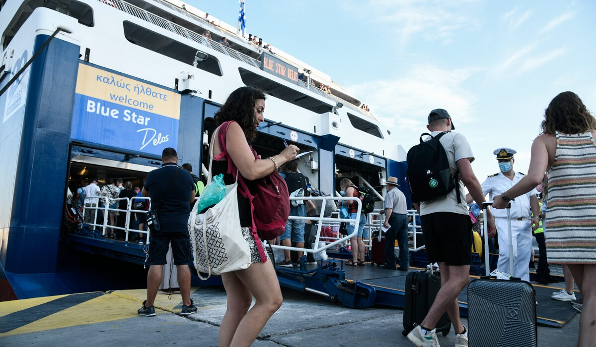 Μετακινήσεις: Τι έγγραφα χρειαζόμαστε για ταξίδι με πλοίο