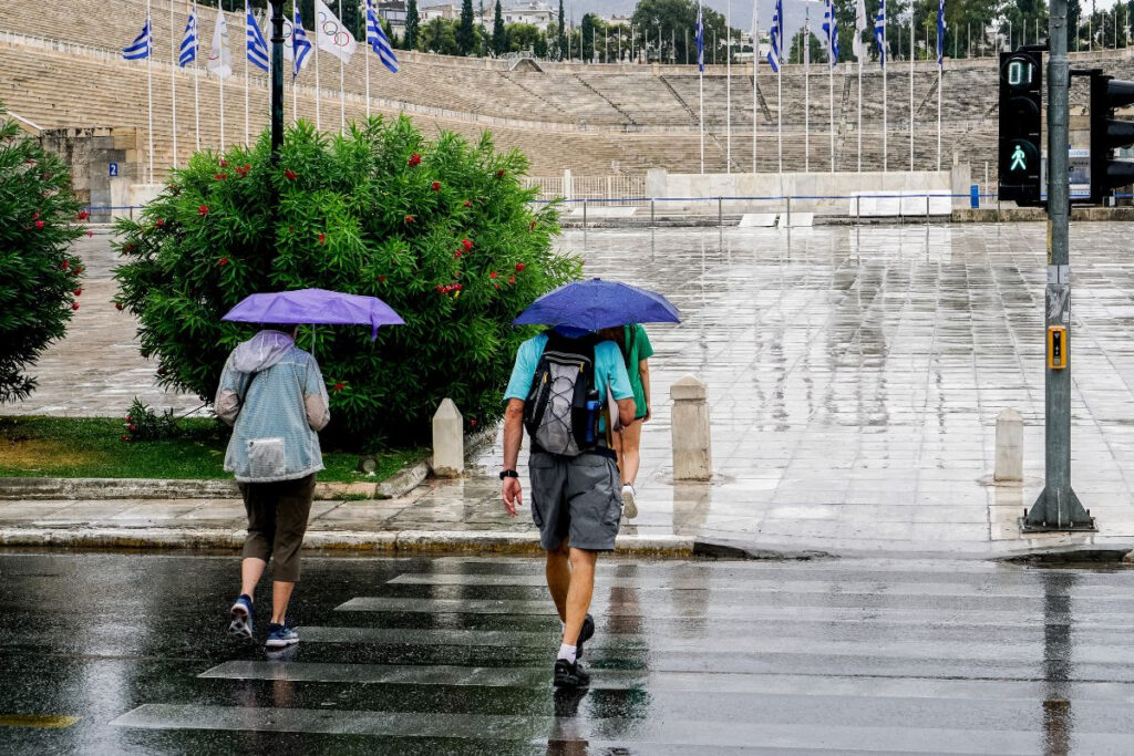 Καιρός: Με συννεφιά, βροχές και καταιγίδες η Τετάρτη