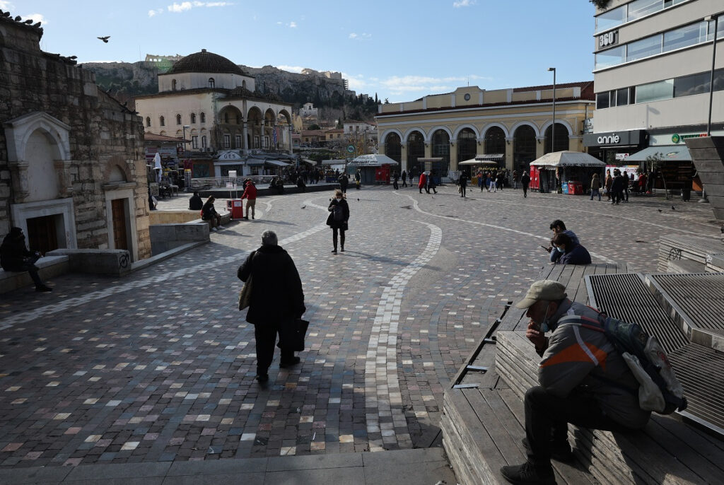 Κρούσματα σήμερα 23/1: Στη «μέγγενη» της πανδημίας κρίνεται η άρση μέτρων