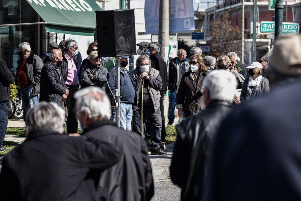 Εργασία συνταξιούχου: Από την παρακράτηση 30% στη διπλή φορολογία