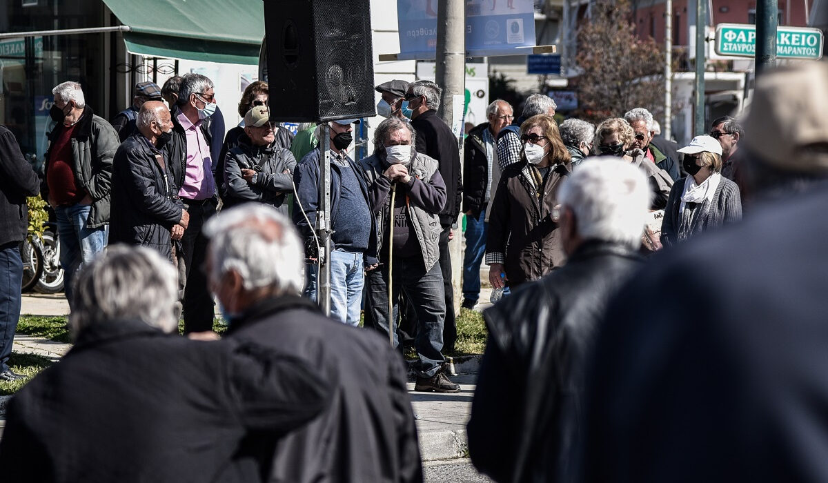 Εργασία συνταξιούχου: Από την παρακράτηση 30% στη διπλή φορολογία