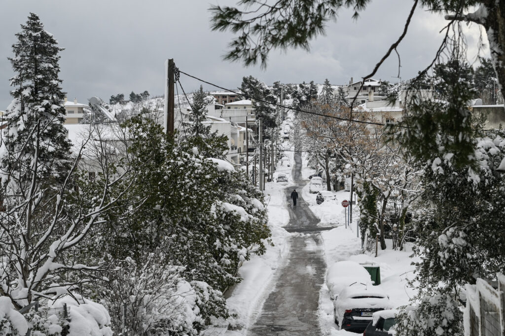 Κακοκαιρία Μπάρμπαρα: Το ωράριο των καταστημάτων σε Βόρεια Αττική και Θήβα