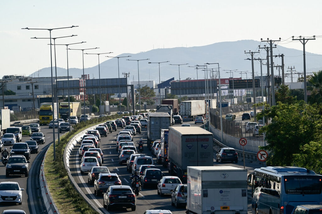 Κίνηση στους δρόμους: Χάος στον Κηφισό, με προβλήματα η Λ. Κηφισίας (χάρτης)