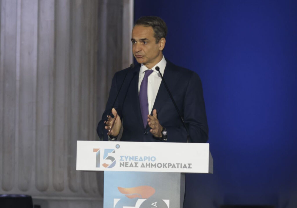 Μητσοτάκης: Τα περιπολικά γίνονται και ταξί και ασθενοφόρα (Βίντεο)