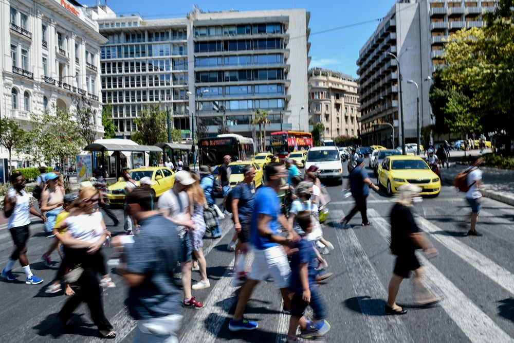 Νέα μέτρα με «άρωμα» από τα παλιά για μάσκες και μετακίνηση εκτός νομού