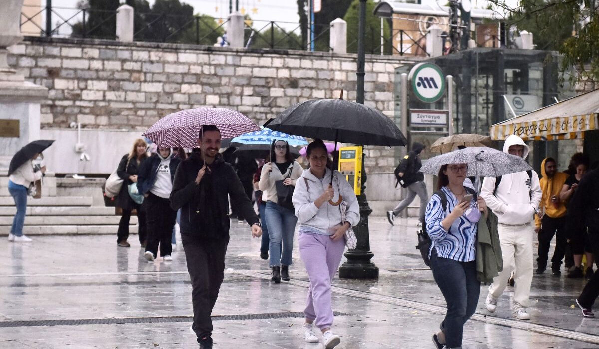 Πότε και τι ώρα οι βροχές στην Αττική – Live η κακοκαιρία