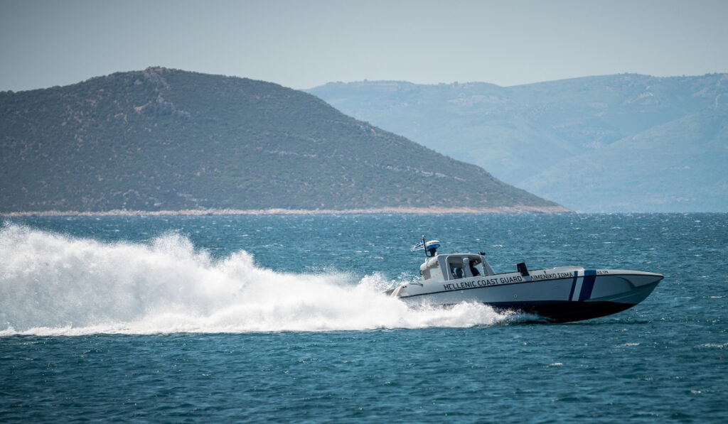 Χαλκιδική: Περιπέτεια για 12 τουρίστες – Το σκάφος τους έπεσε σε ξέρα