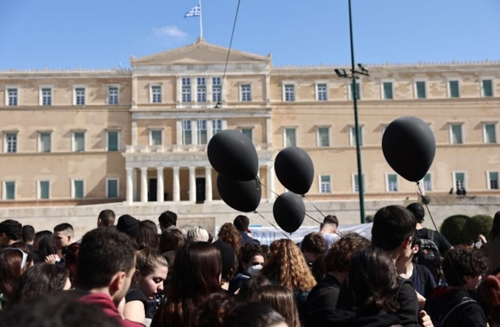 Η Ελλάδα δεν ξεχνά την τραγωδία των Τεμπών και απαιτεί Δικαιοσύνη – Όλες οι συγκεντρώσεις