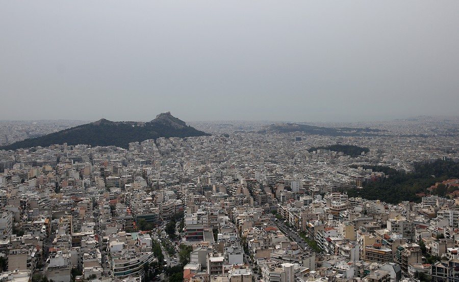 Με αφρικανική σκόνη και βροχές σήμερα ο καιρός