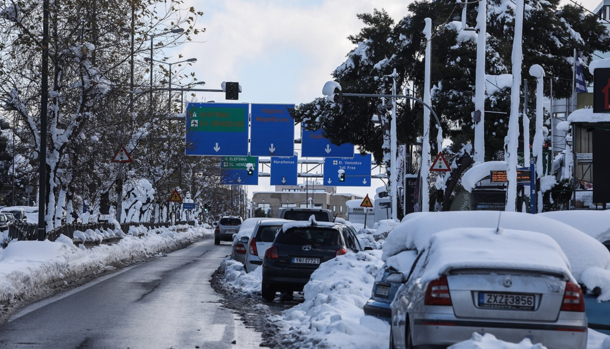 Οι κλειστοί δρόμοι τώρα στην Αττική: Πού χρειάζονται αλυσίδες