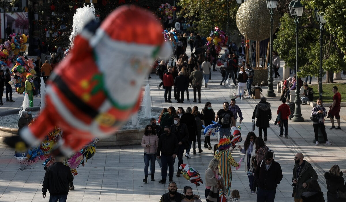 Δώρο Χριστουγέννων 2023: Πότε πληρώνεται από τη ΔΥΠΑ, πότε μπαίνουν τα επιδόματα