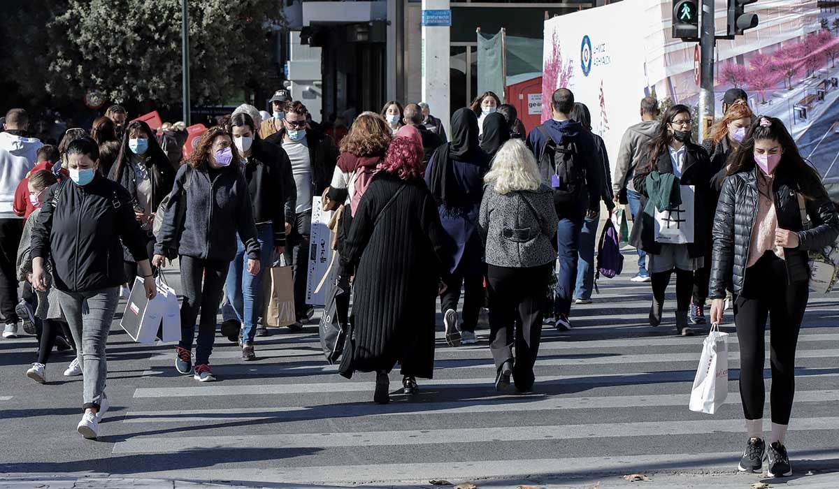 Τζανάκης: Παρακινδυνευμένο να κυκλοφορούν όσοι νόσησαν μετά τις 5 μέρες