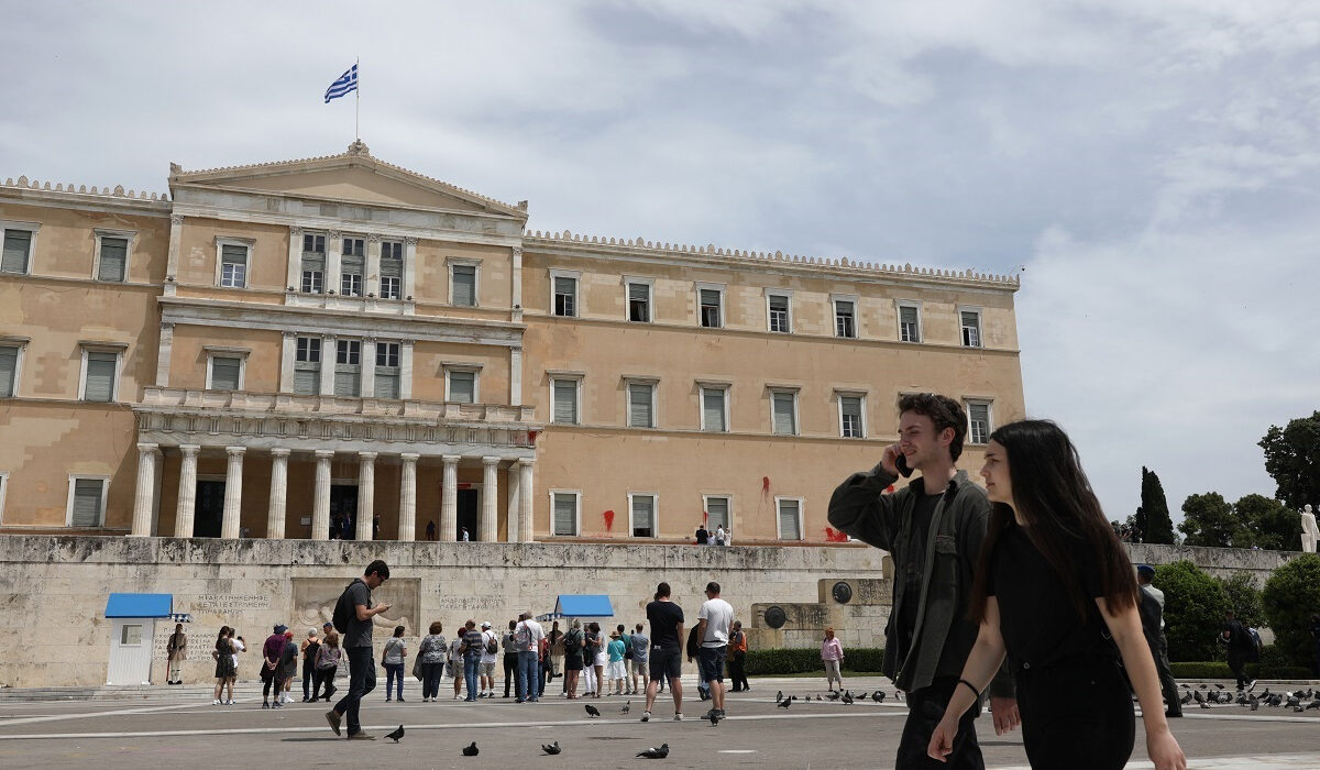 Στο 15% το ποσοστό των αναποφάσιστων μόλις δύο εβδομάδες πριν από τις κάλπες