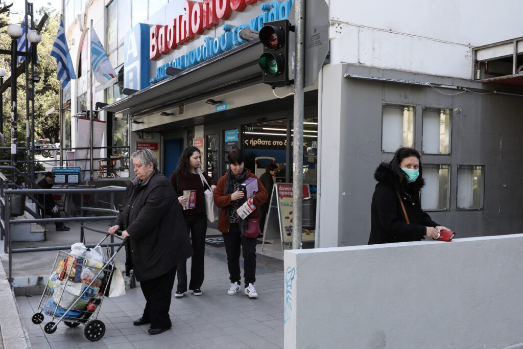 Νέο ωράριο στα σούπερ μάρκετ – Ο ΑΒ Βασιλόπουλος ανοιχτά και Κυριακές