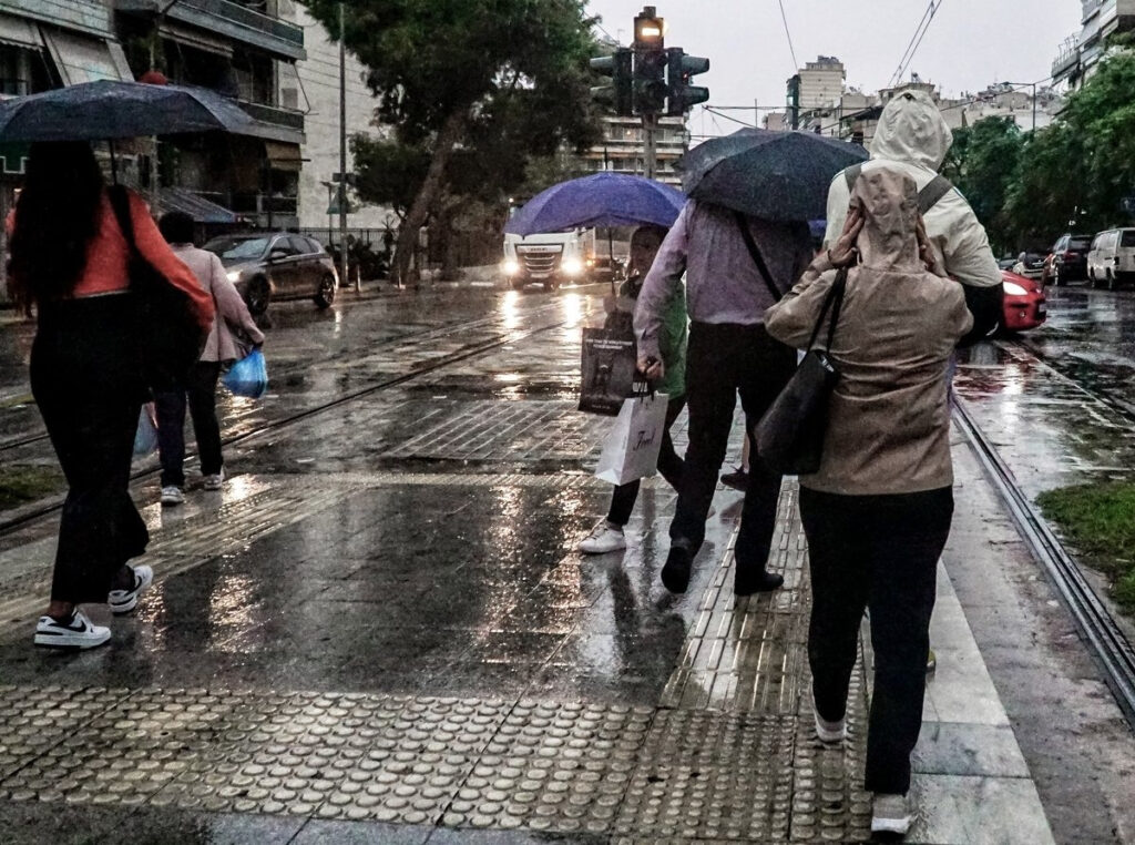 Καιρός: Τοπικές βροχές και σποραδικές καταιγίδες σήμερα