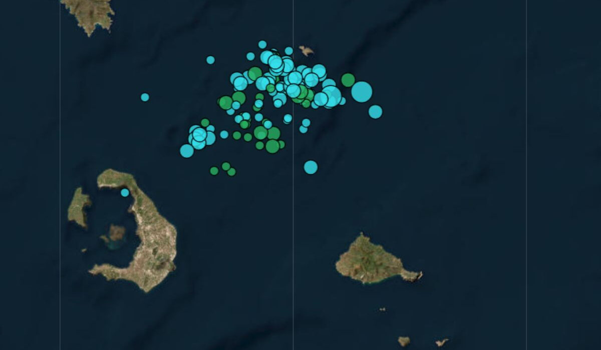 Έκτακτα μέτρα στη Σαντορίνη: Πάνω από 20 σεισμοί τα ξημερώματα – Τι ισχύει με το ηφαίστειο