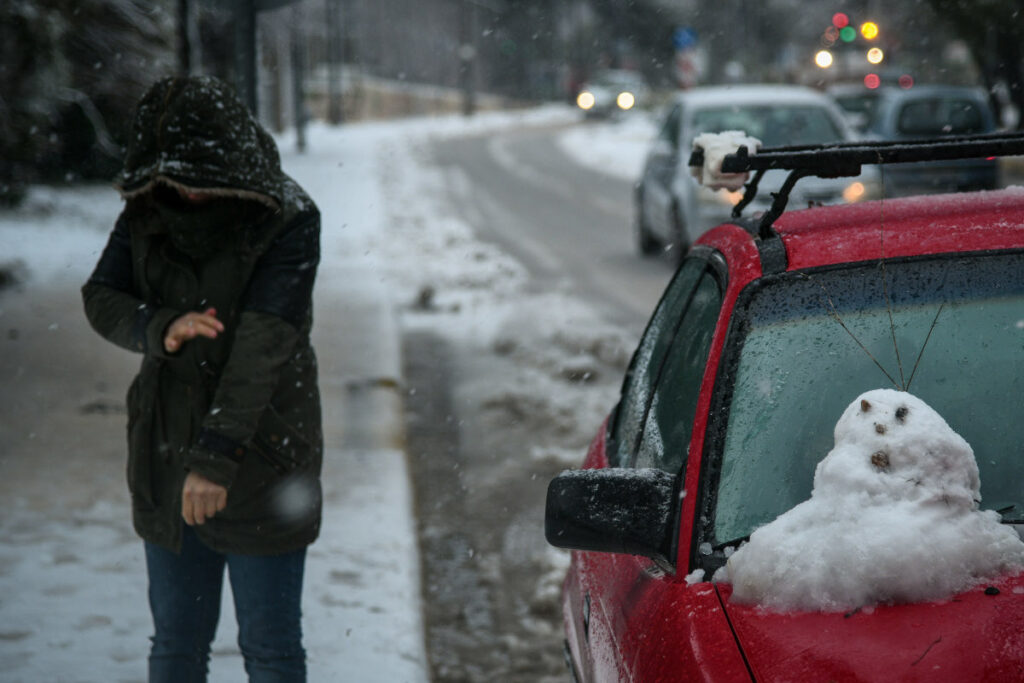 Καιρός: Συναγερμός για το «Aegean effect snow» – Πού και πότε θα πέσουν χιόνια στην Αττική, υποχρεωτικές οι αλυσίδες