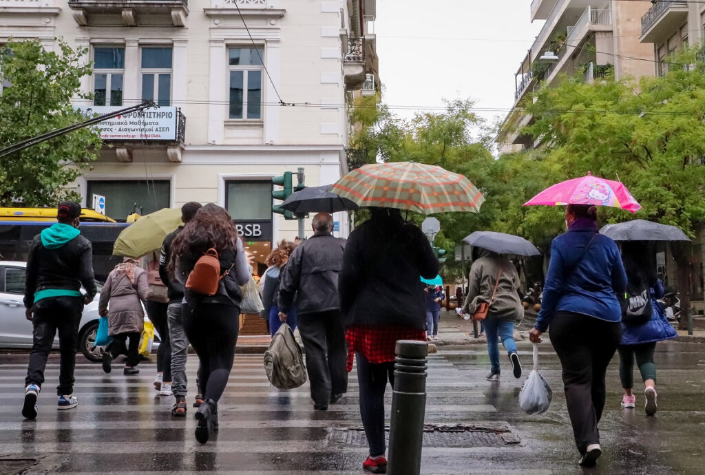 Κακοκαιρία: Καταφτάνει μέτωπο καταιγίδων – Τι ώρα «χτυπά» την Αττική το νέο κύμα