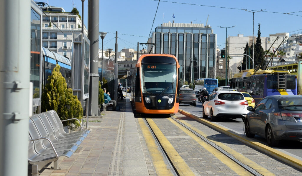 Πρωινό «έμφραγμα» στο Τραμ: Ενημέρωση της ΣΤΑΣΥ για τα δρομολόγια