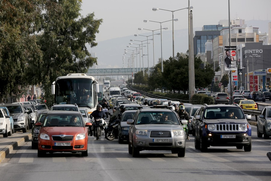 Αθήνα: Κυκλοφοριακό κομφούζιο – Οι δρόμοι που είναι στο «κόκκινο»