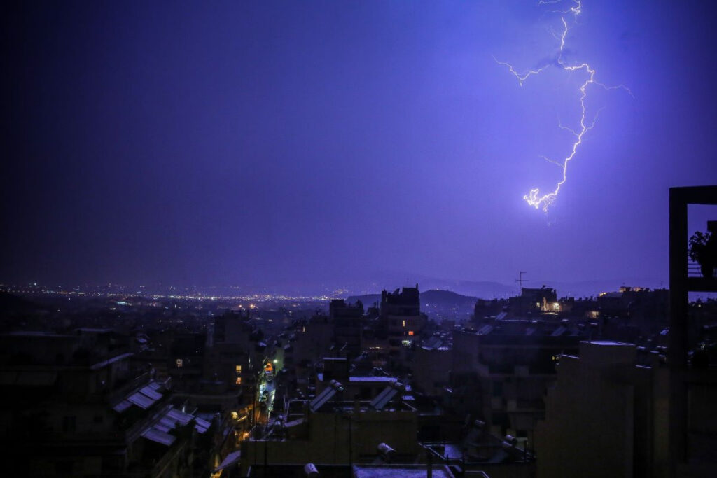 Κολυδάς, Αρναούτογλου για το κύμα κακοκαιρίας: Προσοχή σε χαλάζι, ανέμους τα ξημερώματα, οι περιοχές