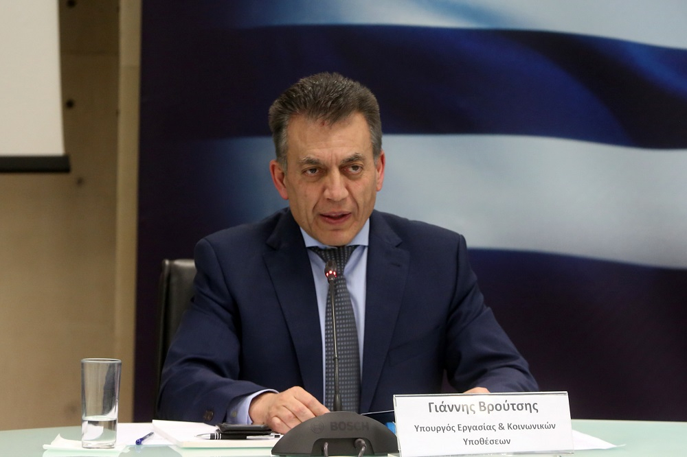 Βρούτσης: Έρχεται νέα μείωση των ασφαλιστικών εισφορών