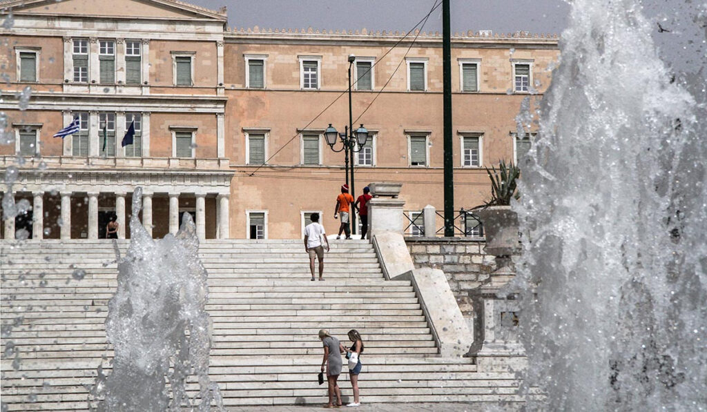 Καιρός: Επιμένουν και σήμερα τα 40άρια – Η πρόγνωση για το Σαββατοκύριακο