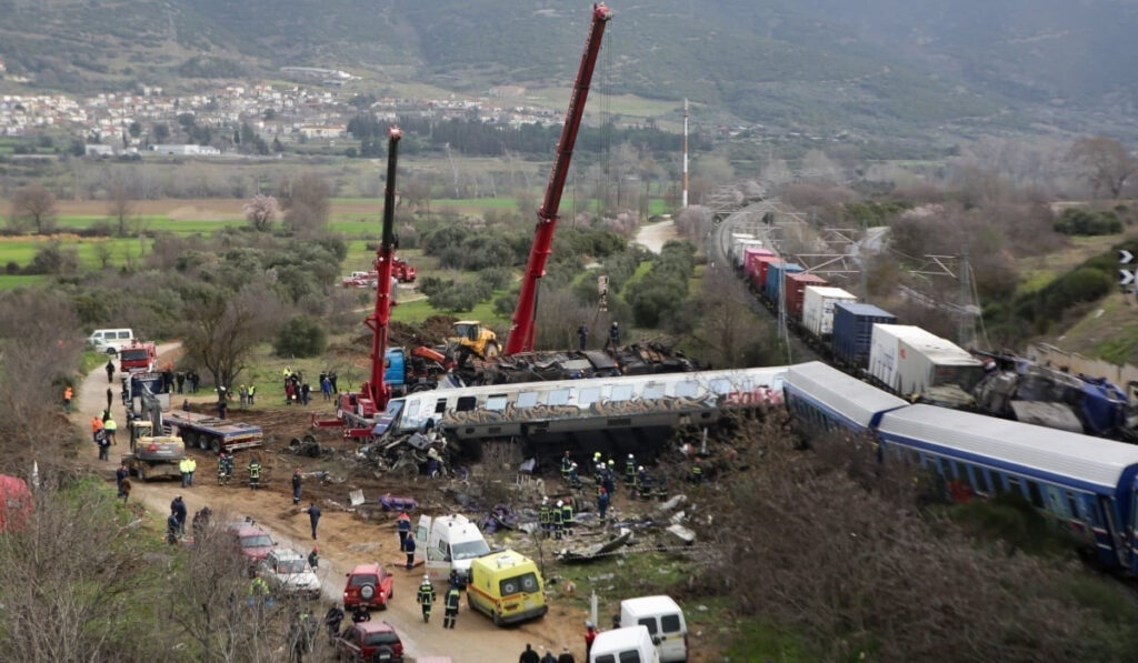 Νέο ηχητικό ντοκουμέντο για τα Τέμπη: «Έχει γίνει ένα ατύχημα με το τρένο» – Η κλήση μητέρας επιζώντα στο 112