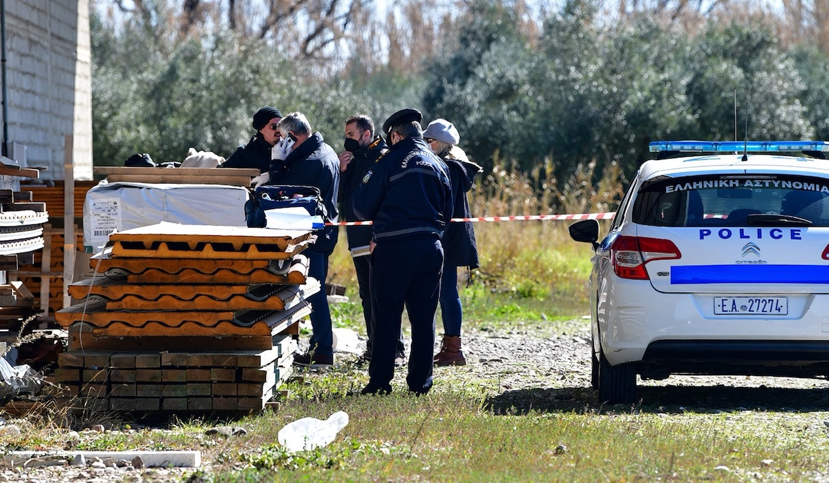 Άγρια δολοφονία στα Τέμπη: 60χρονος σκότωσε δύο άτομα και ταμπουρώθηκε με χειροβομβίδα στην επιχείρησή του