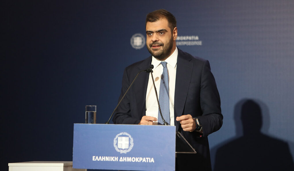 Μαρινάκης για Σαμαρά: Θα περιμέναμε να κοιτάει στο μέλλον και όχι να γυρίζει πίσω στο 1993