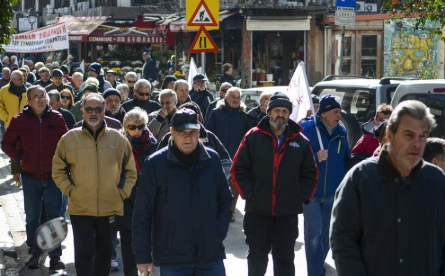 Αναδρομικά: Άνθρακες ο θησαυρός – Οι 3 προϋποθέσεις και η σταδιακή καταβολή