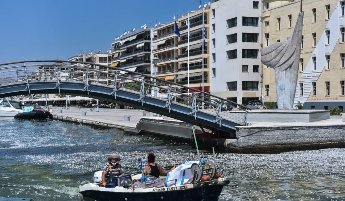 Απαγορεύεται το κολύμπι σε παραλίες του Βόλου – Μπέος: Μόλις με δείτε να κάνω μπάνιο, κάντε κι εσείς