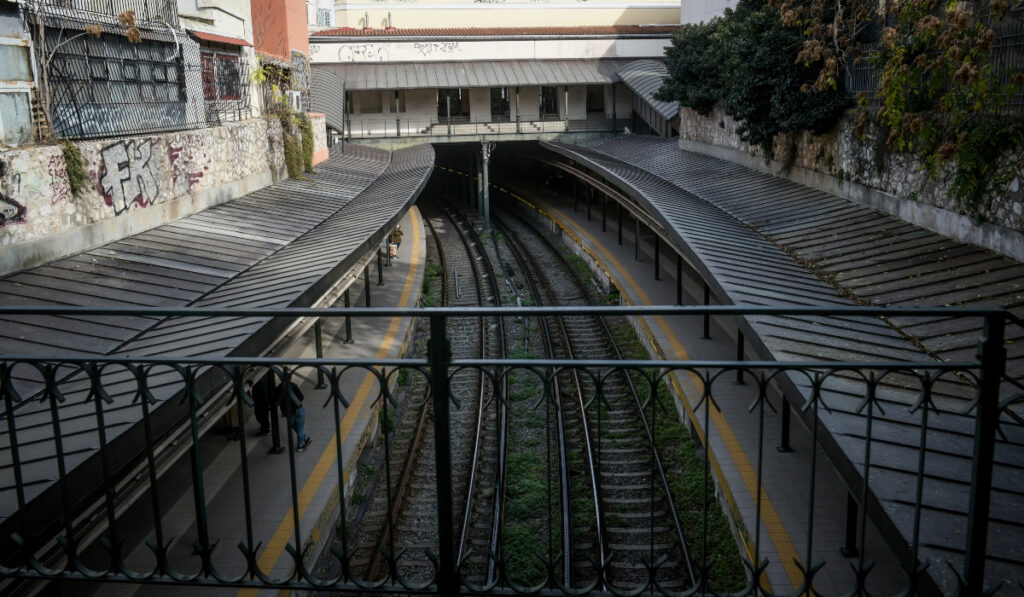 Μοναστηράκι: 6χρονη έπεσε στο κενό και βρέθηκε κάτω από τρένο του ΗΣΑΠ