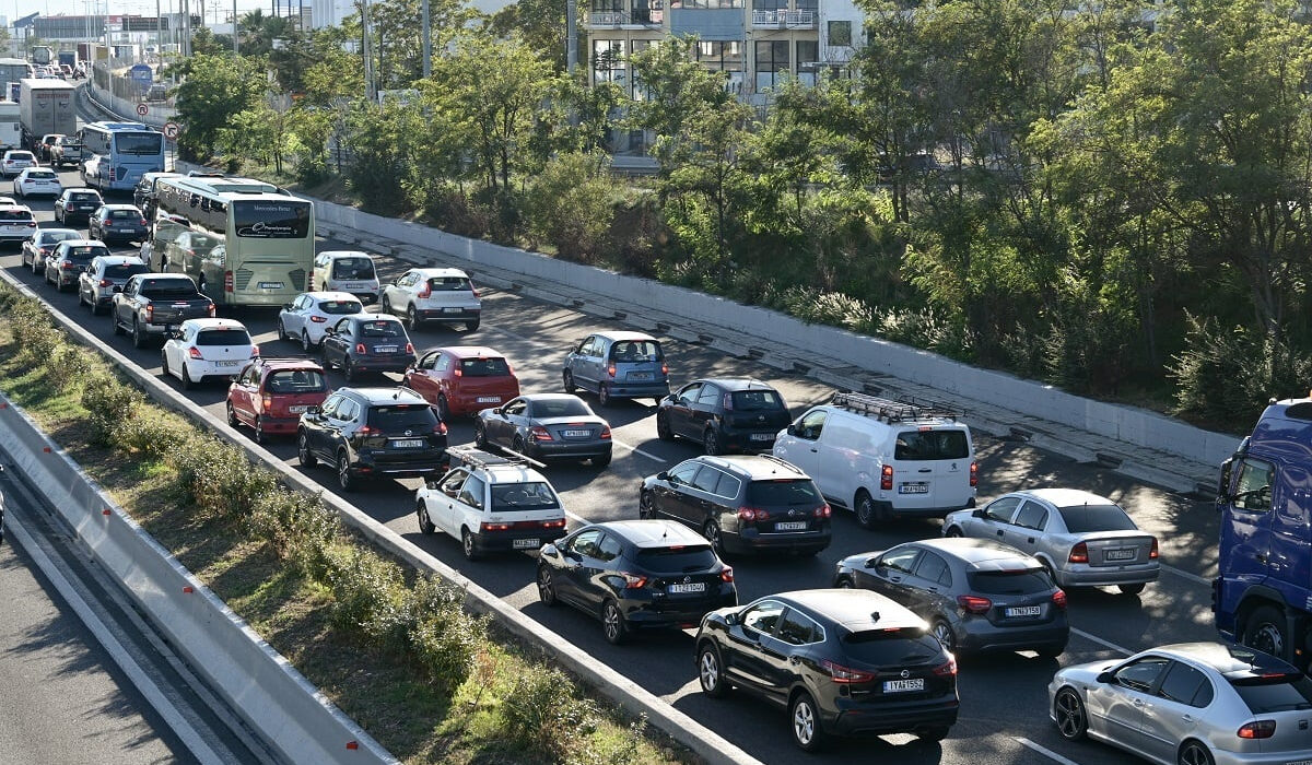 Κίνηση στους δρόμους: Μεγάλο μποτιλιάρισμα στον Κηφισό λόγω σοβαρού τροχαίου