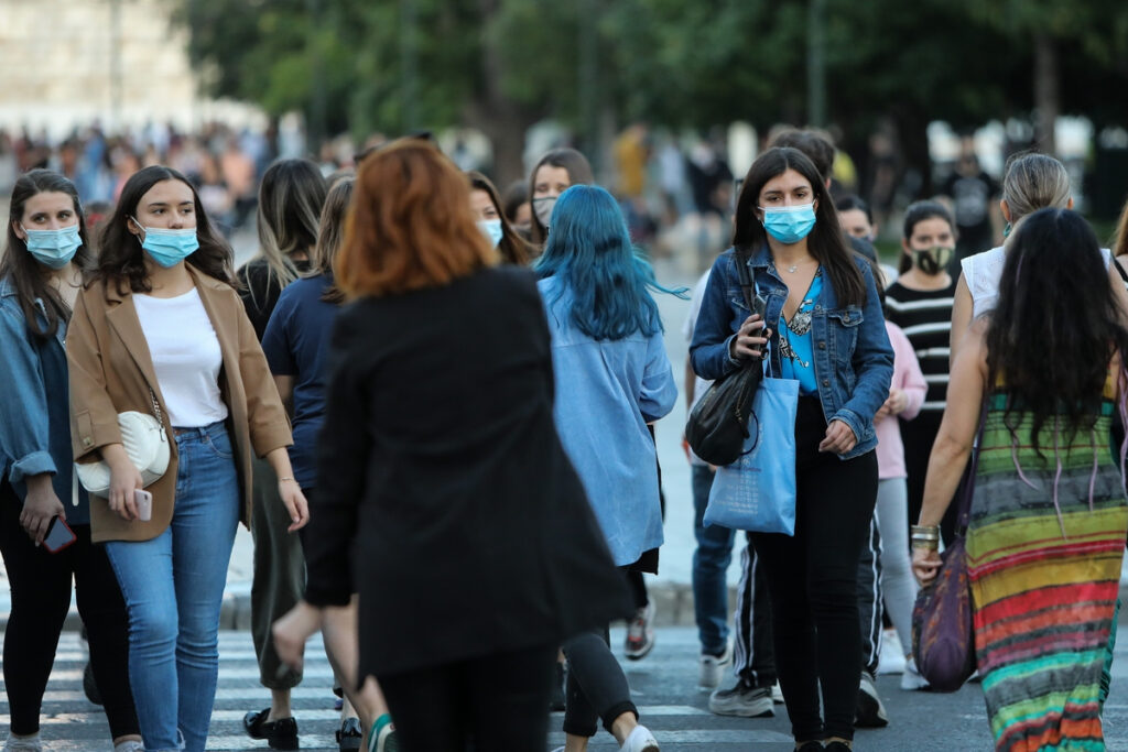 Μπέρδεμα με το τέλος της μάσκας – Για ποιους τελικά βγαίνουν