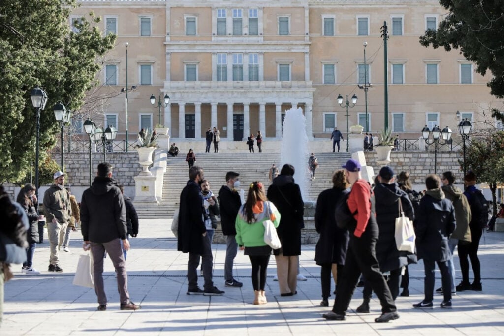 Βασικός μισθός: Στα 80 λεπτά την ημέρα η «αύξηση» – Στο 22% ο φόρος (Παραδείγματα)