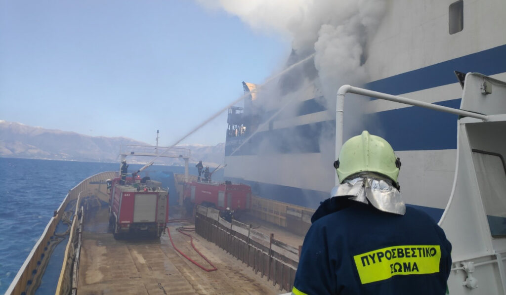 Euroferry Olympia: Τι απαντά η πλοιοκτήτρια εταιρεία για τους οδηγούς που έμειναν στο γκαράζ