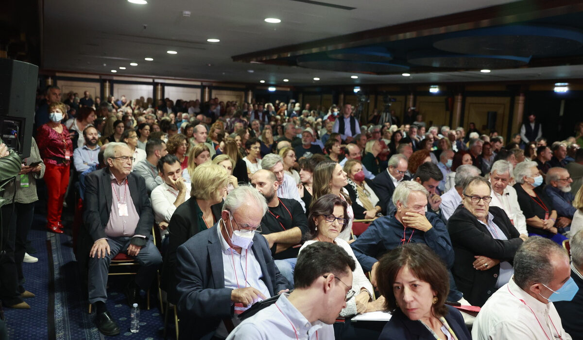 Το χρονικό των αποχωρήσεων από την ΚΕ του ΣΥΡΙΖΑ – «Μύλος» με το δημοψήφισμα