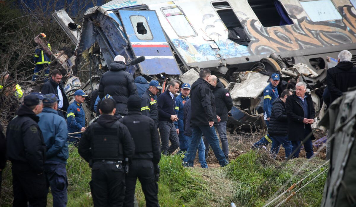 Η τραγωδία στα Τέμπη και το απεχθές πρόσωπο της ελληνικής τηλεόρασης