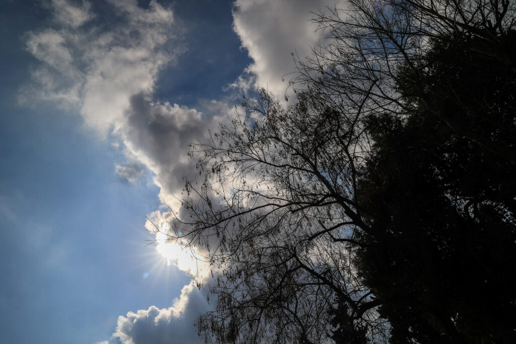 Meteo: Νεφώσεις και τοπικές βροχές την Τρίτη 20/2