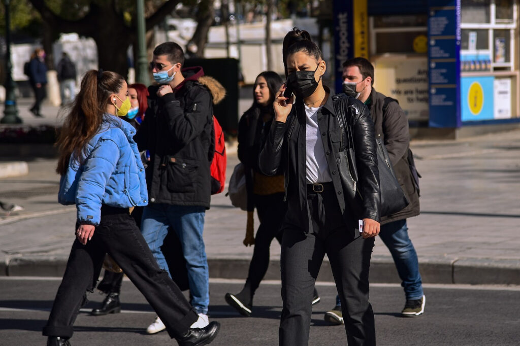 Η πρώτη ημερομηνία για το τέλος της μάσκας μέσα στο 2022