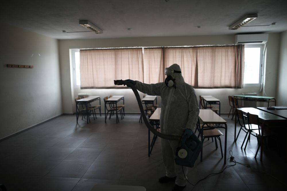 Άνοιγμα σχολείων: Η Γ’ Λυκείου επιστρέφει στα θρανία – Κανόνες και οδηγίες προστασίας