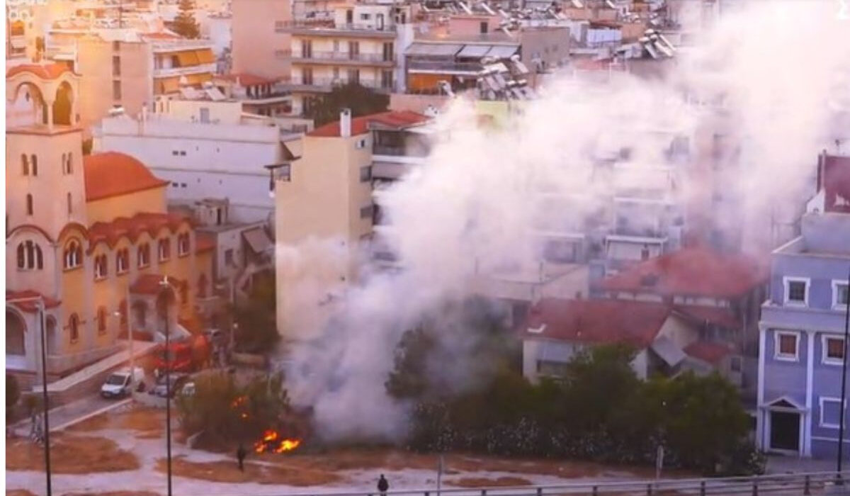 Φωτιά τώρα στο Φάληρο