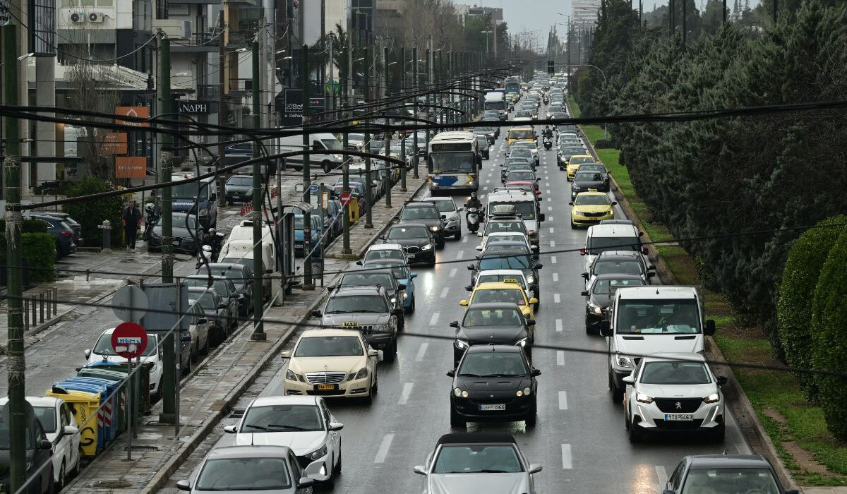 Αλλαγές στις κλήσεις της Τροχαίας στην Αττική: SMS και βίντεο στο wallet θα σας ενημερώνουν για παραβάσεις