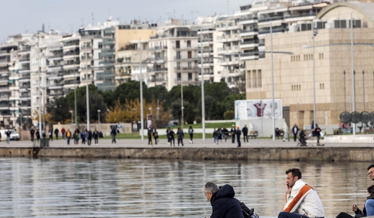 Κρούσματα σήμερα 18/2: Καλπάζει η Όμικρον – «Πάμε ολοταχώς για περαιτέρω διασπορά»