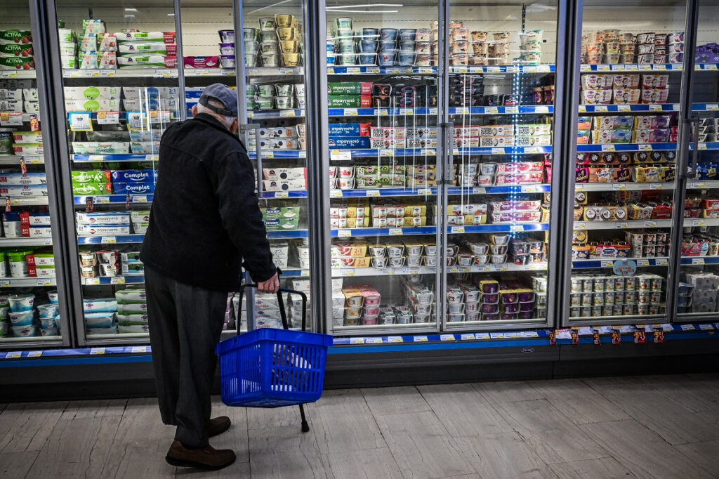 Παράταση στα μέτρα για την ακρίβεια μέχρι το τέλος του έτους