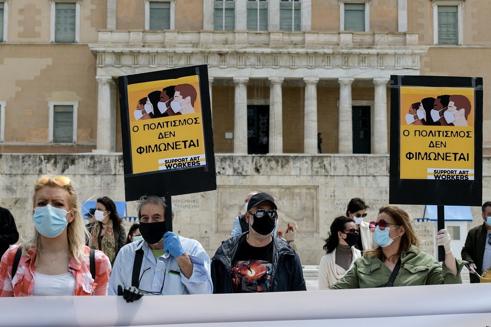 Στο πλευρό του Δεληβοριά 43 καλλιτεχνικά σωματεία – Ζητούν σεβασμό από τον Αδ. Γεωργιάδη