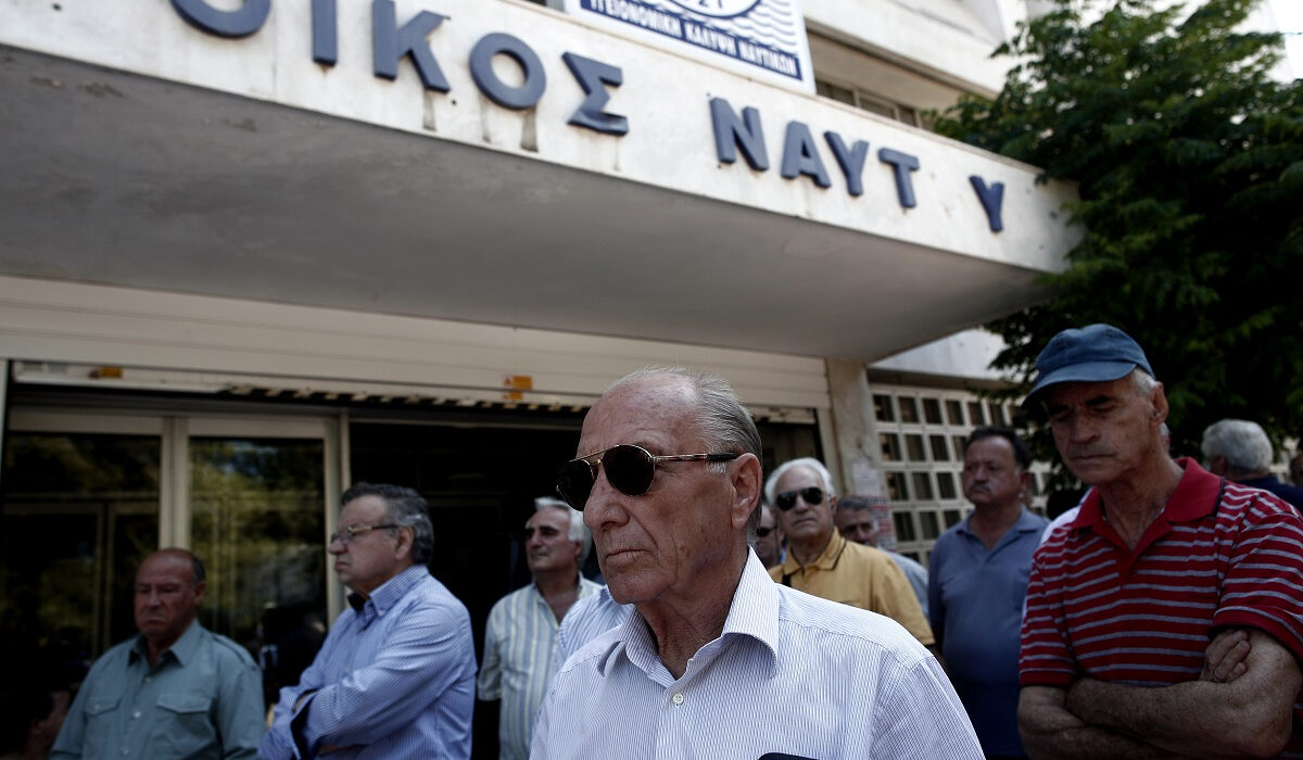 Εκκρεμείς συντάξεις ΝΑΤ: Θα μπορούσαν ήδη να έχουν εκδοθεί από τον ΕΦΚΑ