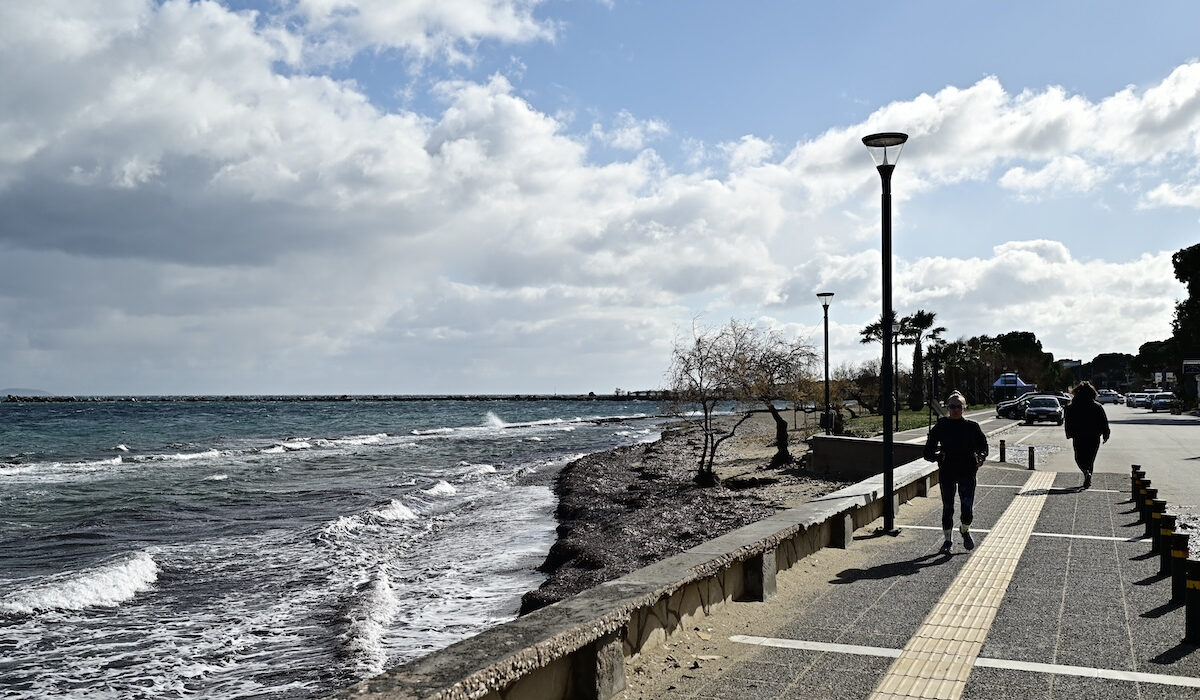 Καιρός: Πέφτει και άλλο η θερμοκρασία – Οι περιοχές που θα βρέξει το Σάββατο (19/10)